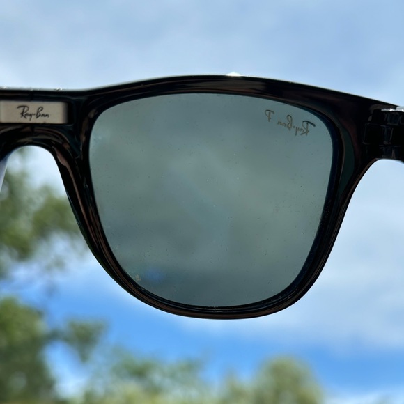 ๐ Ray Ban Polarized Folding Wayfarer Sunglasses - Picture 5 of 5